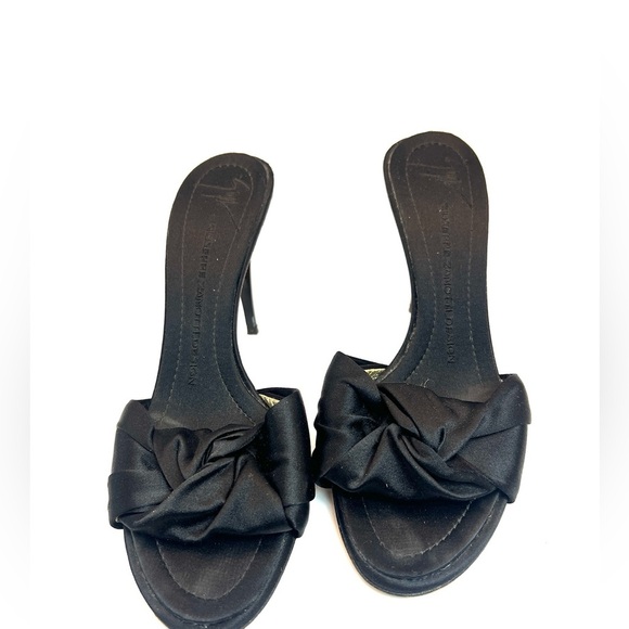 𝅺giuseppe Zanotti Leather and Fabric Stitched Heels - Picture 2 of 13